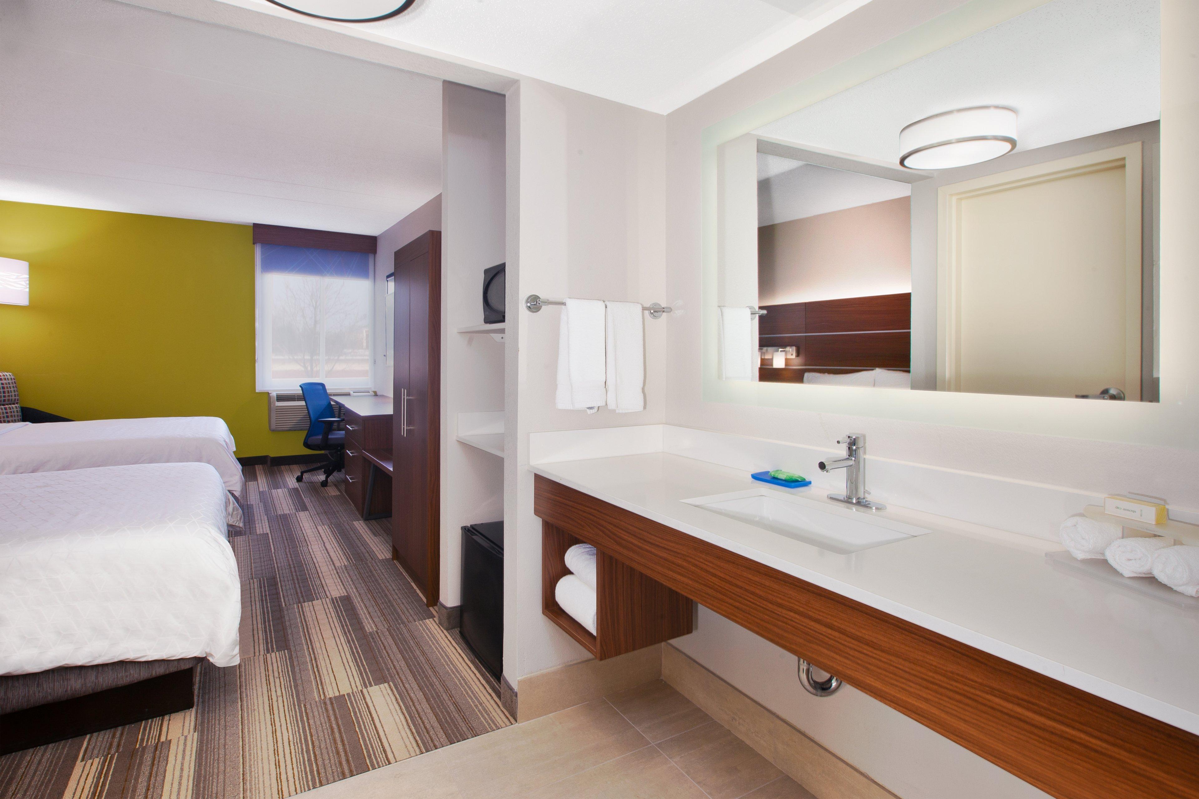Holiday Inn Express Fairfax-Arlington Boulevard By Ihg Esterno foto