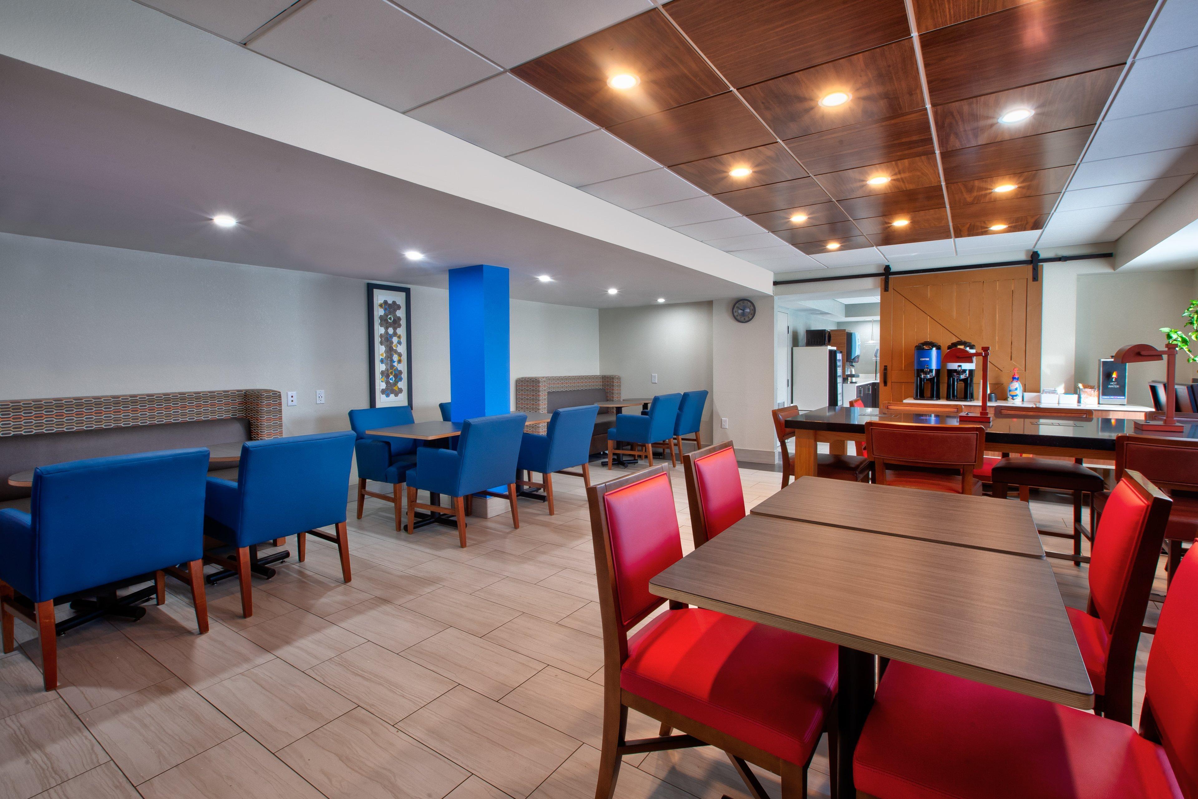 Holiday Inn Express Fairfax-Arlington Boulevard By Ihg Esterno foto
