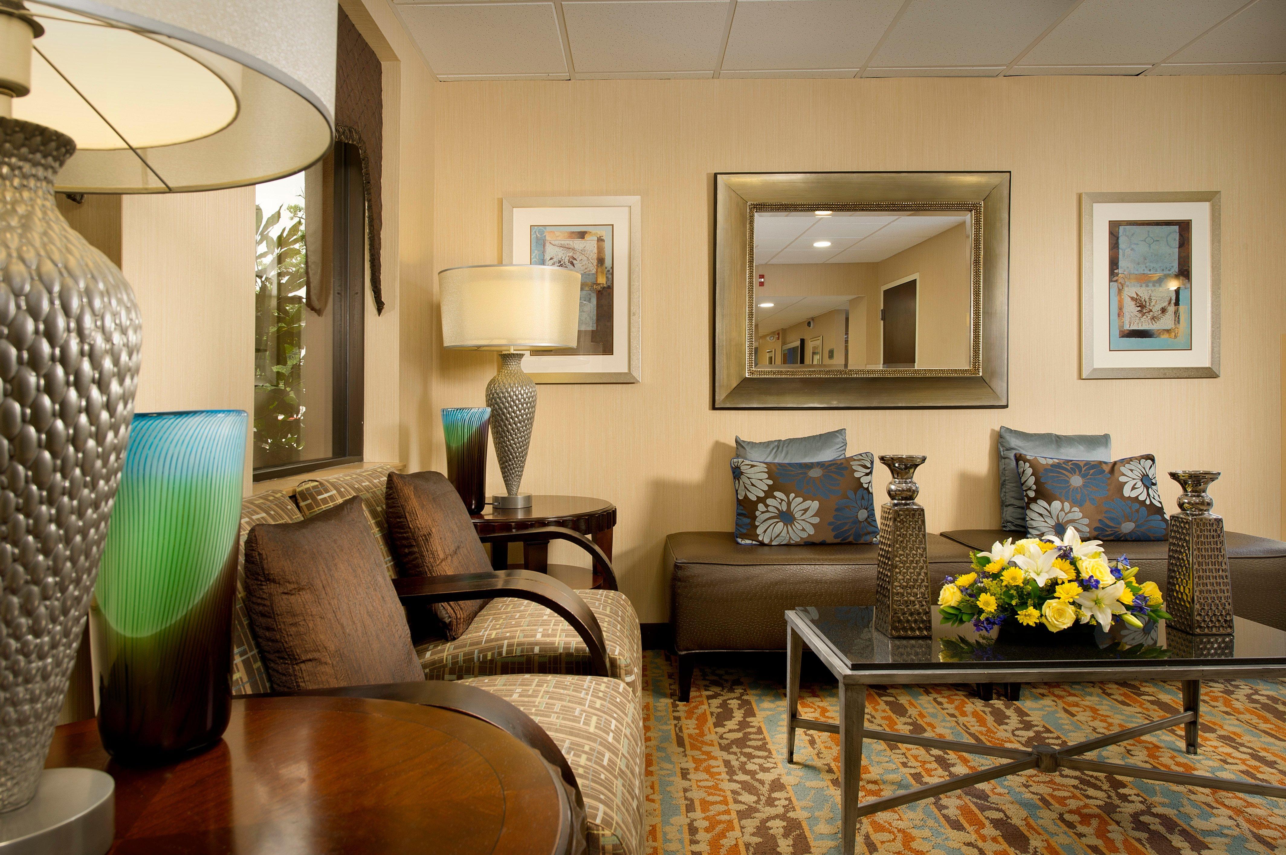 Holiday Inn Express Fairfax-Arlington Boulevard By Ihg Esterno foto