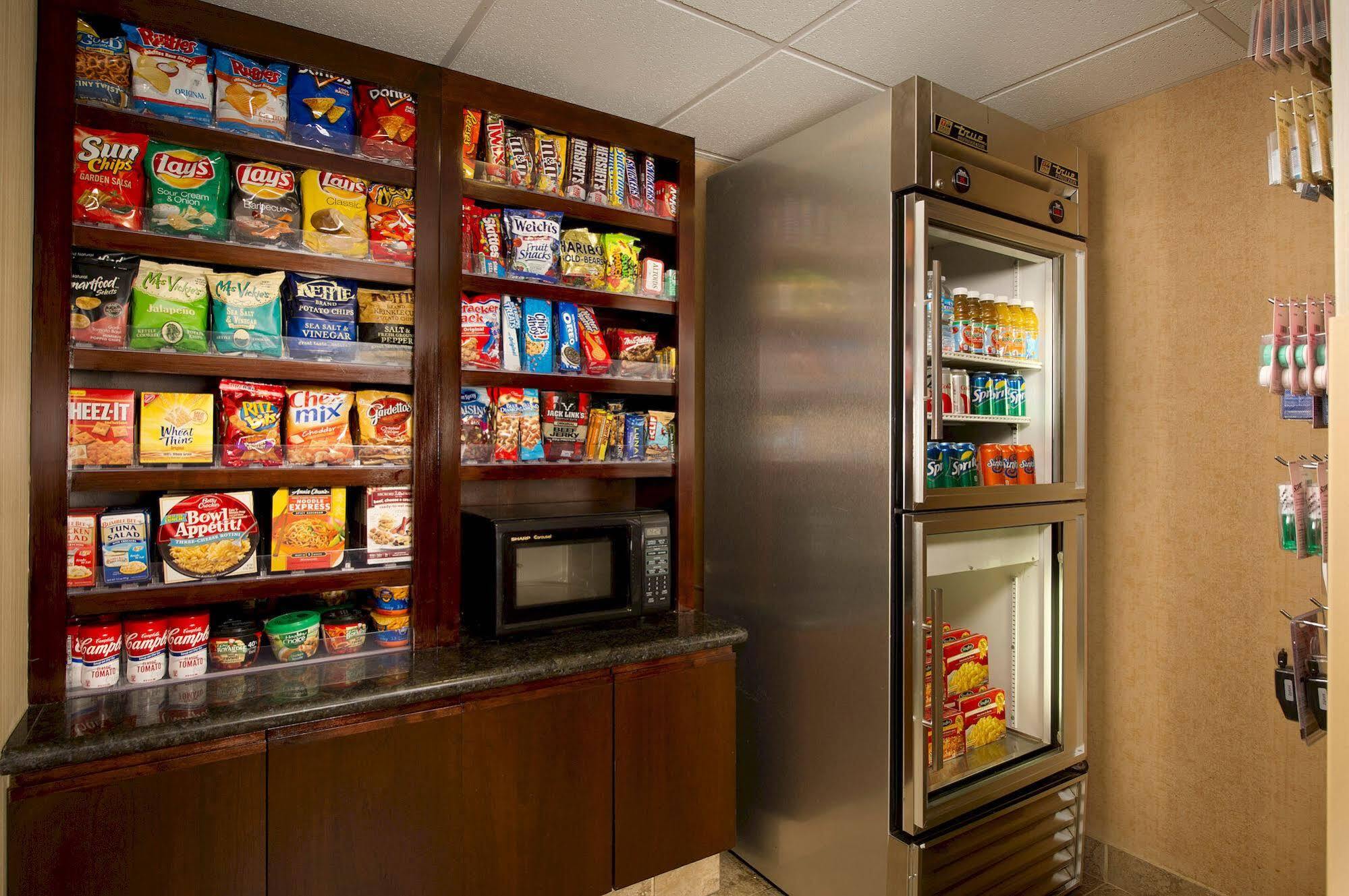 Holiday Inn Express Fairfax-Arlington Boulevard By Ihg Esterno foto